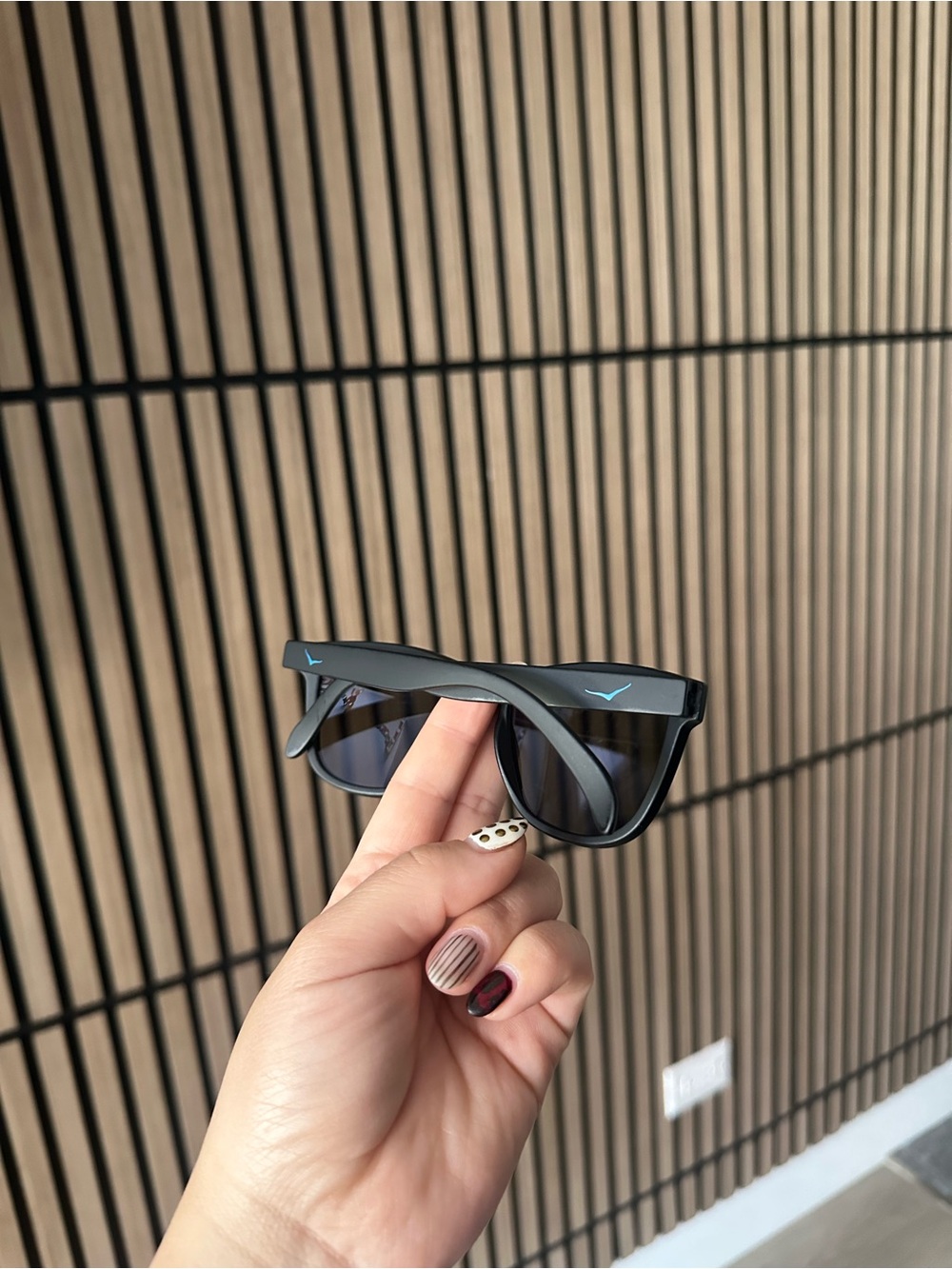 Hoka Classic Sunglasses - Picture 4 of 5